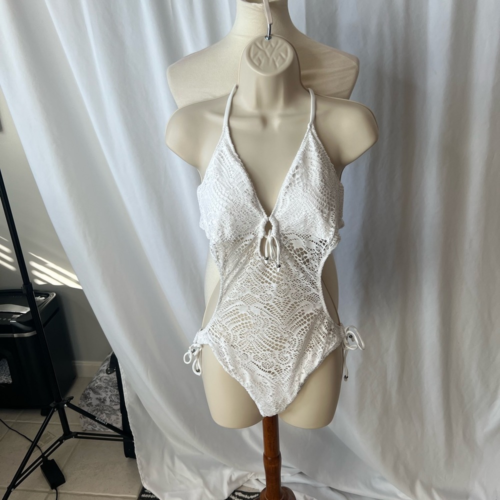 🤍 Polo Ralph Lauren White Lace Cutout One-Piece Swimsuit– Size L